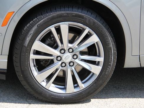 Used 2024 Cadillac XT6 Premium Luxury w/ Technology Package AWD/4WD image 16