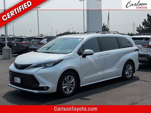 Certified 2025 Toyota Sienna XLE w/ XLE Plus Package AWD/4WD image 1