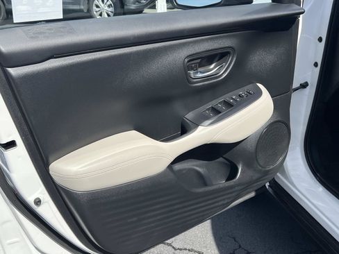 Used 2024 Honda HR-V LX image 6