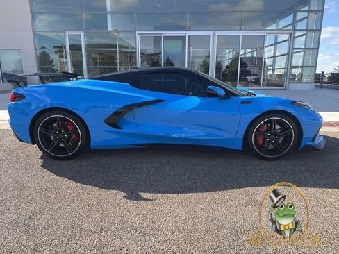 Used 2023 Chevrolet Corvette Stingray Premium Conv w/ Z51 Performance Package image 3
