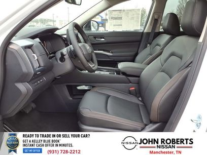 New 2026 Nissan Pathfinder SL w/ SL Premium Package