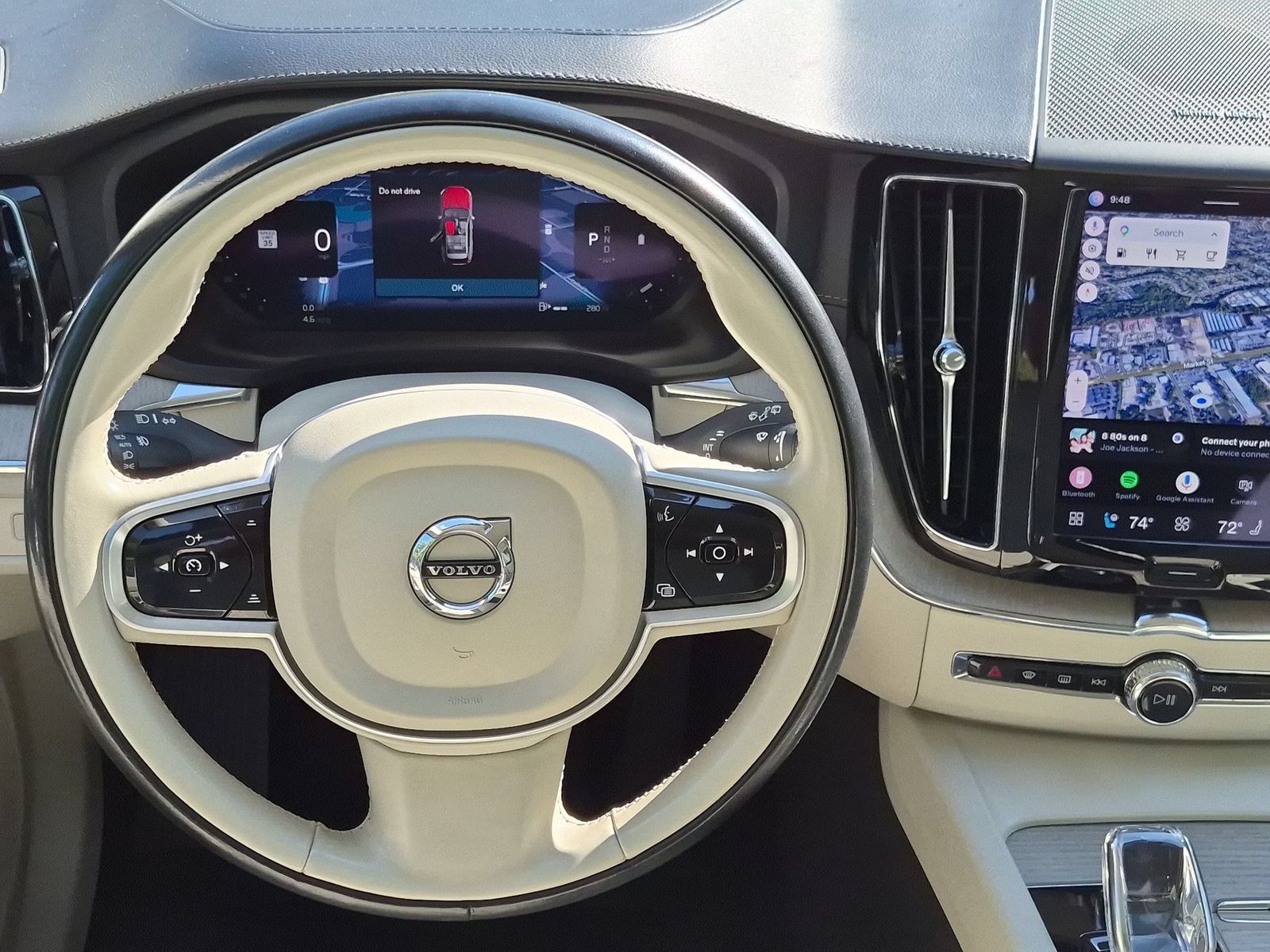 Used 2022 Volvo XC60 B5 Inscription w/ Advanced Package FWD image 29
