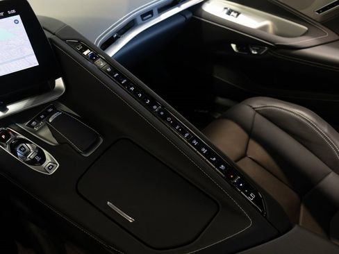 Used 2025 Chevrolet Corvette Stingray Preferred Cpe w/ 2LT image 29