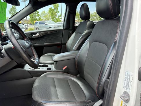 Used 2023 Ford Escape ST-Line w/ Tech Pack #1 AWD/4WD image 17
