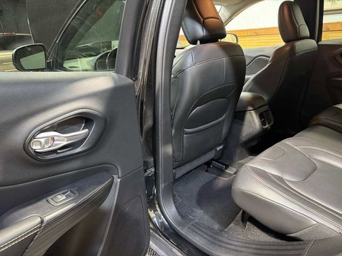 Used 2015 Jeep Cherokee Limited image 22