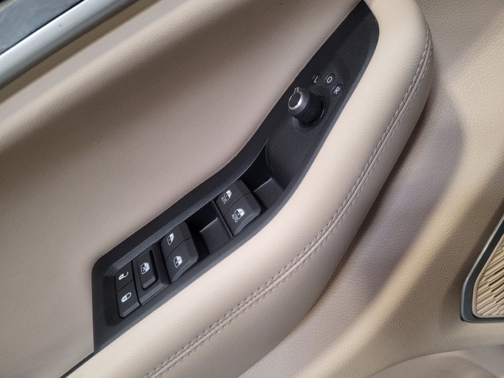 Used 2023 Jeep Grand Cherokee 4WD 4xe w/ Luxury Tech Group II image 27
