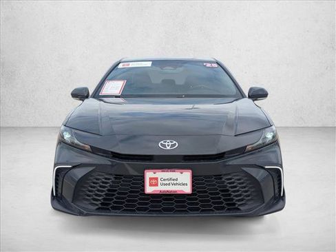 Used 2025 Toyota Camry SE image 2