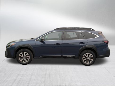 Used 2025 Subaru Outback Premium AWD/4WD image 4