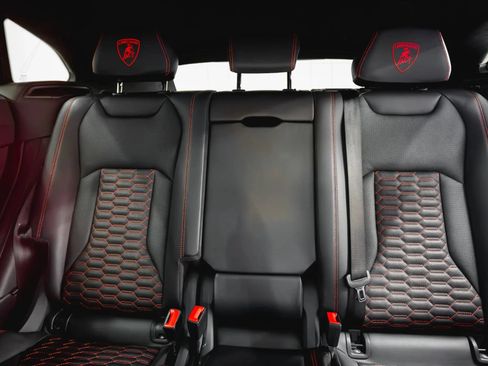 Used 2021 Lamborghini Urus AWD/4WD image 27