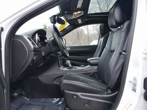 Used 2022 Jeep Grand Cherokee Laredo X image 12