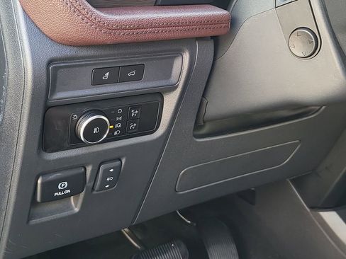 Used 2024 Ford Expedition Max Limited image 18