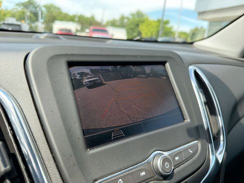 Used 2023 Chevrolet Equinox LT FWD image 33