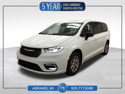 Used 2024 Chrysler Pacifica Touring-L