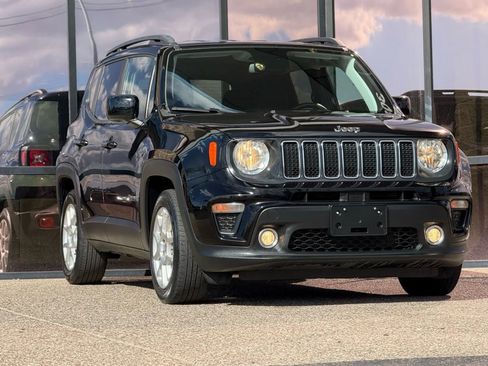 Used 2019 Jeep Renegade Latitude w/ UConnect 8.4 Nav Group image 19