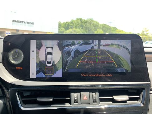Used 2024 Lexus ES 300h w/ Technology Package FWD image 25
