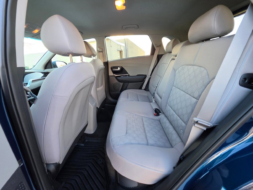 Used 2020 Kia Niro LXS FWD image 18