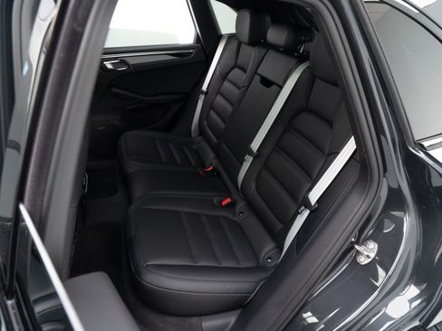 Used 2026 Porsche Macan AWD/4WD image 28