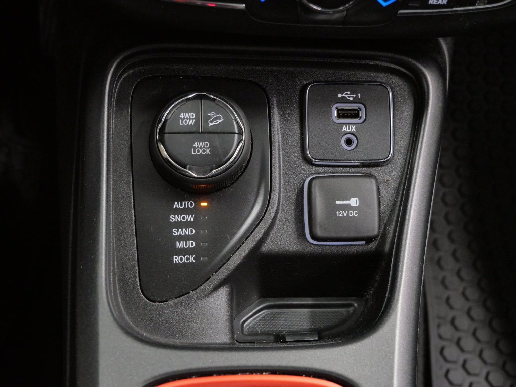 Certified 2020 Jeep Compass Trailhawk w/ Cold Weather Group AWD/4WD image 30