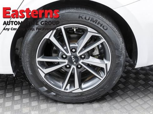 Used 2022 Kia Forte LXS image 8