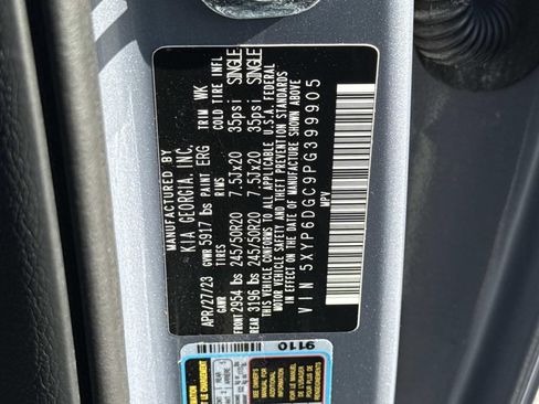 Used 2023 Kia Telluride S AWD/4WD image 31