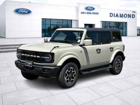 New 2026 Ford Bronco Outer Banks AWD/4WD image 1
