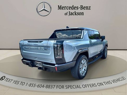 Used 2024 GMC Hummer EV 3X w/ LPO, Illumination Package AWD/4WD image 8
