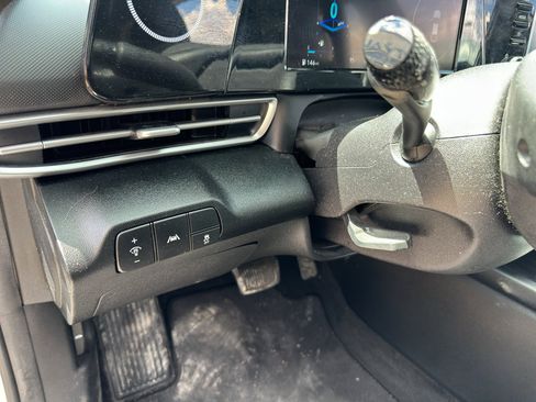 Used 2022 Hyundai Elantra SEL w/ Convenience Package FWD image 22