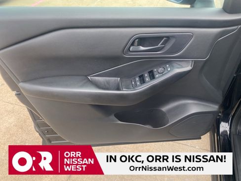 Used 2024 Nissan Rogue S image 12