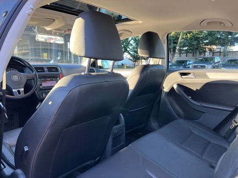 Used 2014 Volkswagen Jetta SE image 12