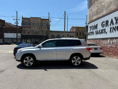 Used 2011 Toyota Highlander Limited w/ Tow Pkg AWD/4WD image 5