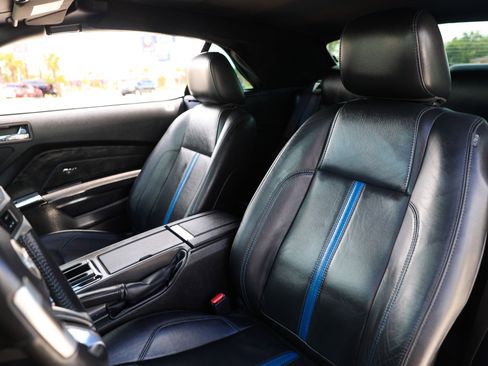 Used 2010 Ford Mustang GT image 9