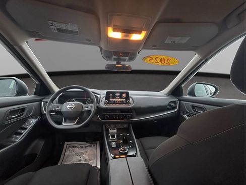 Certified 2025 Nissan Rogue S image 26