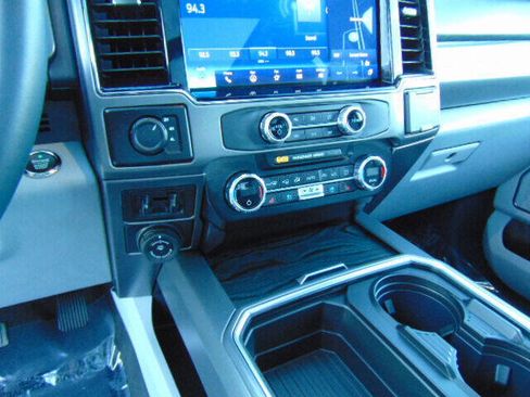 Used 2022 Ford F450 Limited w/ FX4 Off-Road Package image 22