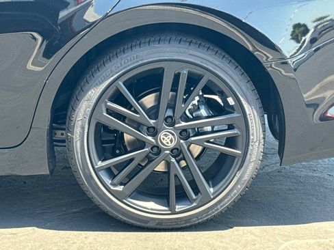 New 2026 Toyota Camry Hybrid FWD image 17