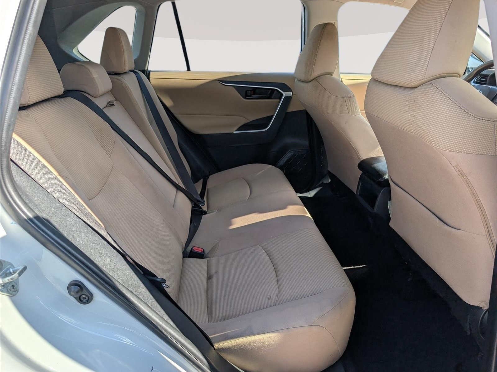 Used 2019 Toyota RAV4 LE w/ Carpet Mat Package AWD/4WD image 13