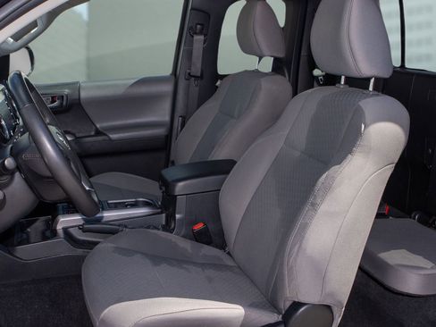 Used 2022 Toyota Tacoma SR5 w/ SR5 Appearance Package (SM) image 7