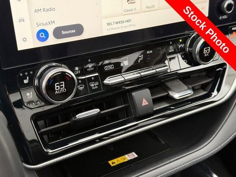 Used 2023 Toyota Highlander Platinum image 29