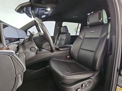 Used 2021 Cadillac Escalade ESV Luxury AWD/4WD image 14