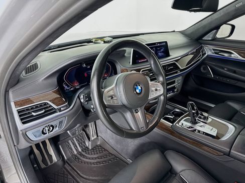Used 2022 BMW 750i xDrive w/ Autobahn Package AWD/4WD image 4