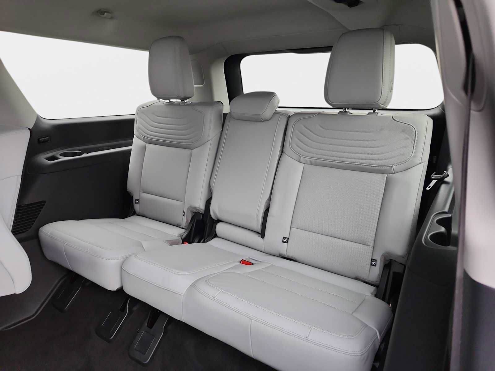 New 2025 Ford Expedition Max Platinum w/ Platinum Ultimate Package AWD/4WD image 16