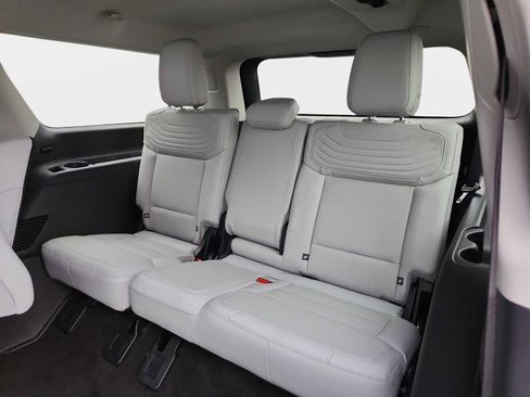 New 2025 Ford Expedition Max Platinum w/ Platinum Ultimate Package AWD/4WD image 16