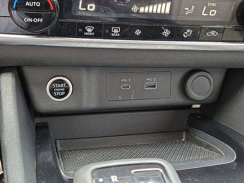 Used 2023 Nissan Rogue SV AWD/4WD image 28