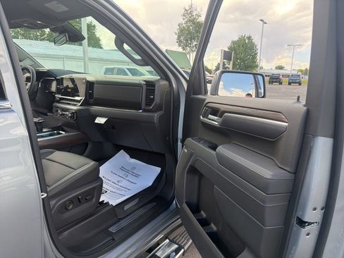 New 2026 GMC Sierra 1500 SLT w/ SLT Premium Package AWD/4WD image 29