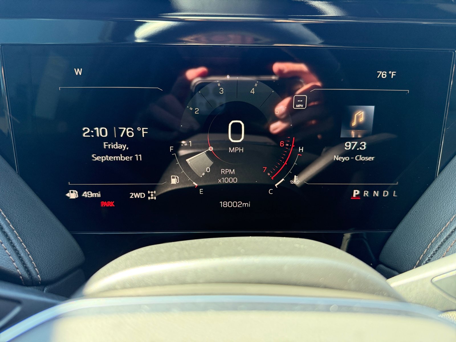 Used 2025 GMC Yukon AT4 AWD/4WD image 11
