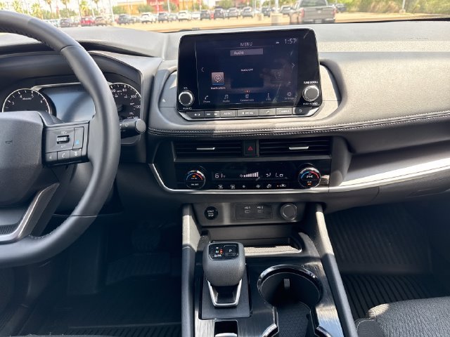 Certified 2026 Nissan Rogue SV FWD image 19