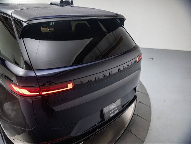 New 2026 Land Rover Range Rover Sport Dynamic SE AWD/4WD image 32