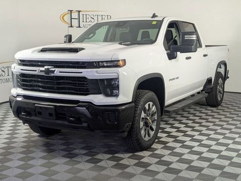 Certified 2025 Chevrolet Silverado 2500 Custom w/ Custom Value Package RWD image 4