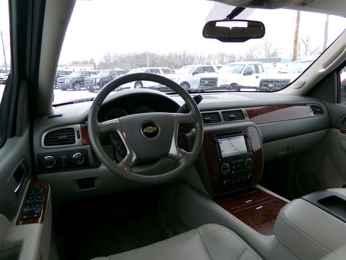 Used 2013 Chevrolet Suburban LTZ image 44