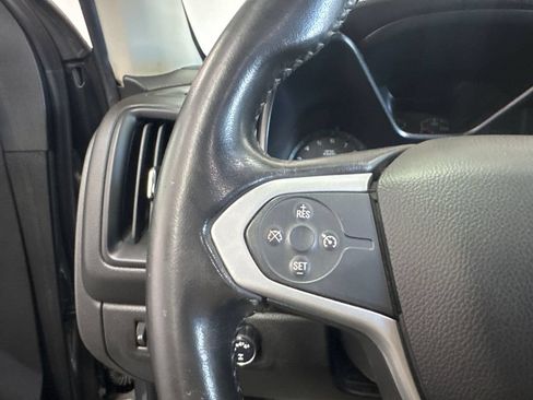 Used 2018 Chevrolet Colorado LT AWD/4WD image 12