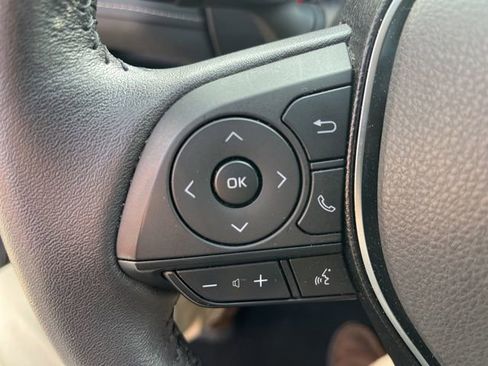 Used 2021 Toyota RAV4 XLE image 16